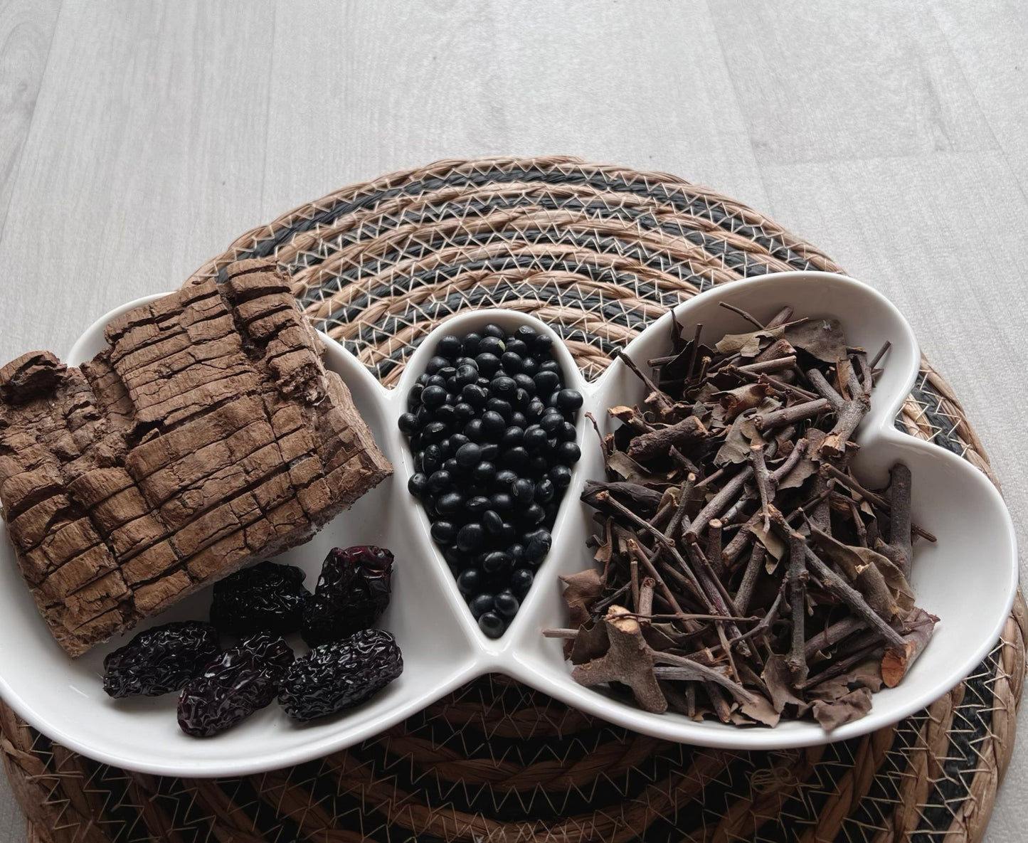 桑寄生黑豆杜仲茶