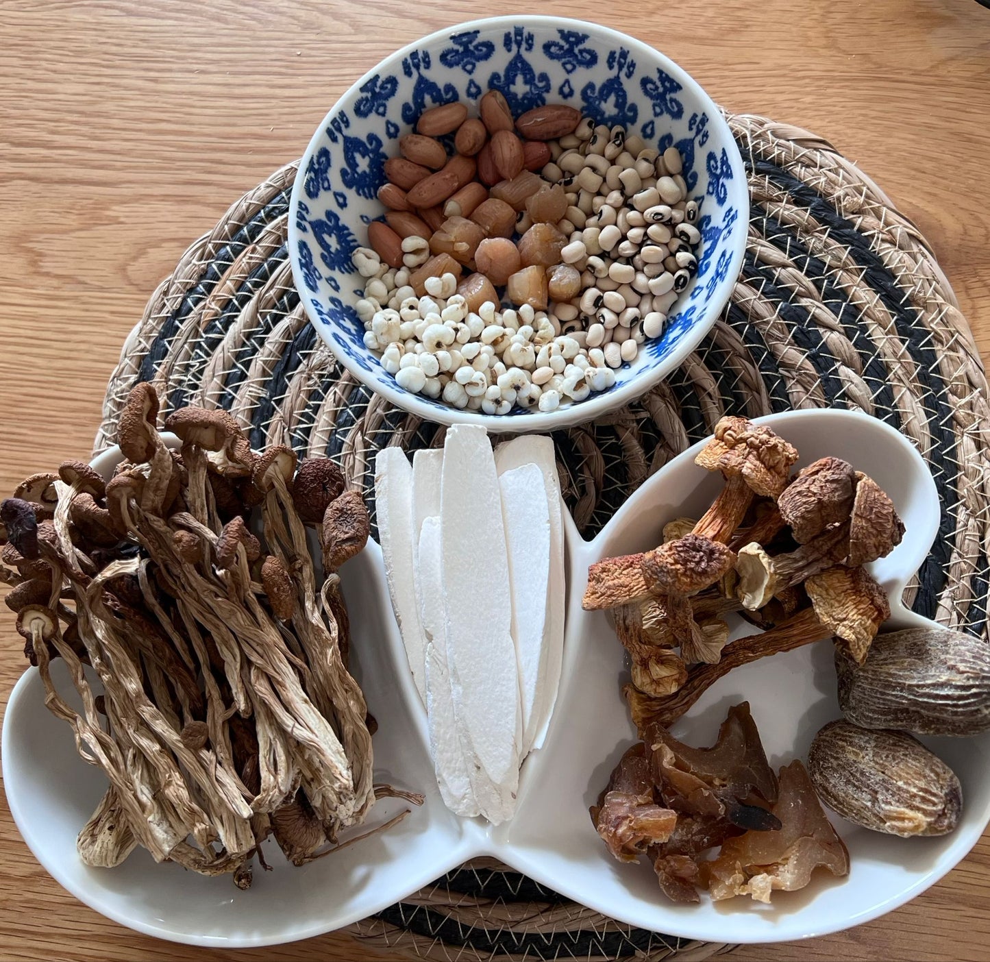 茶樹菇熟薏米袪濕湯