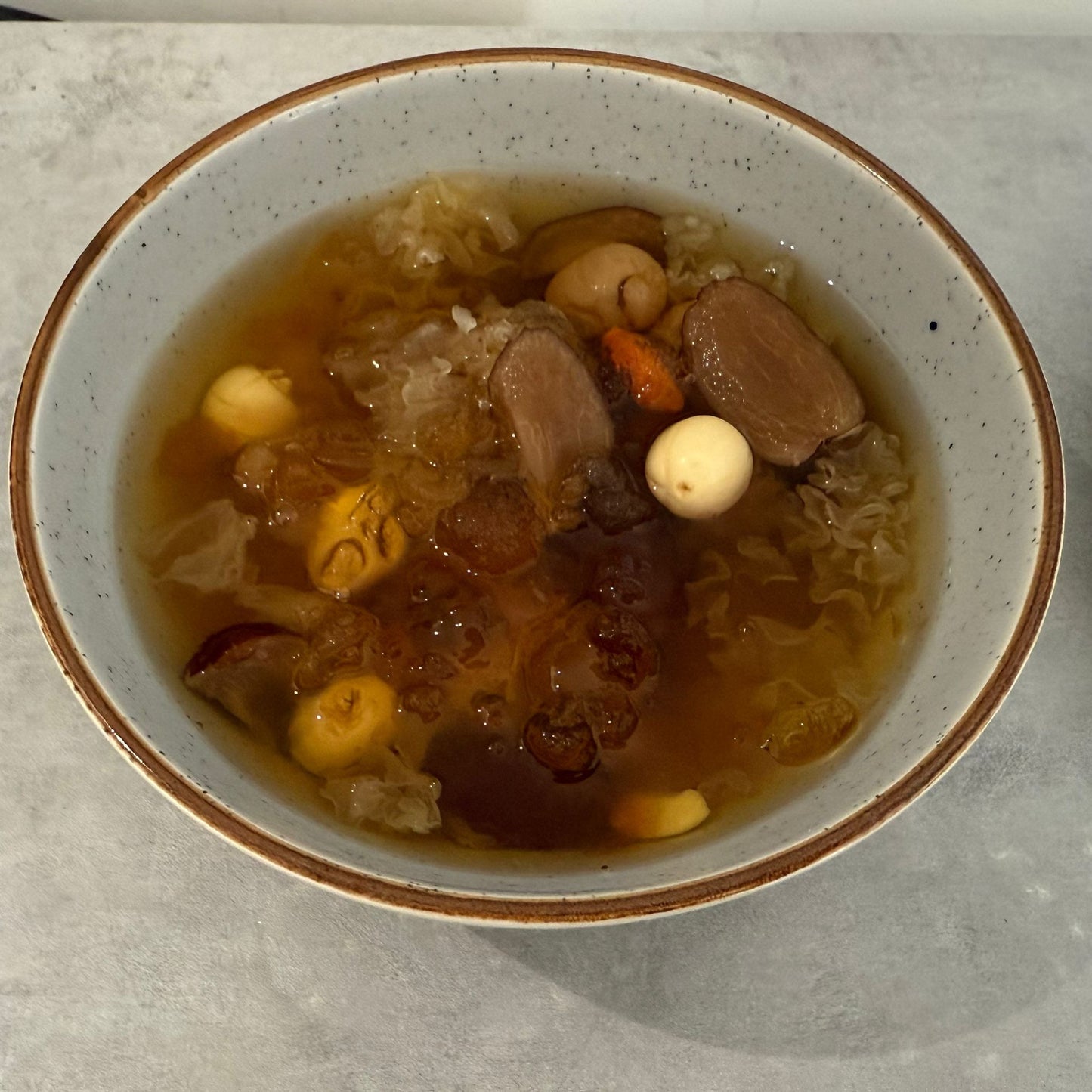 紅棗雪耳桃膠湯水